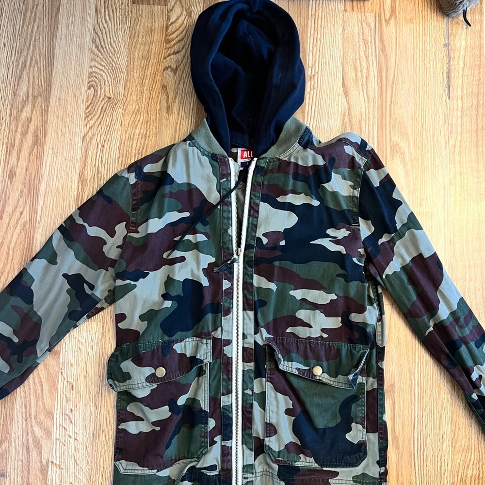Small long sleeve jacket, brand all-son, camo print